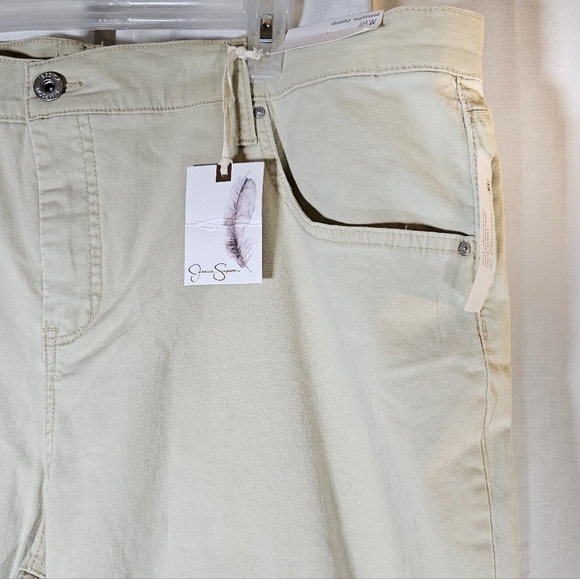 2/$20 Jessica Simpson 18W Boyfriend Capri Pants - Picture 2 of 7